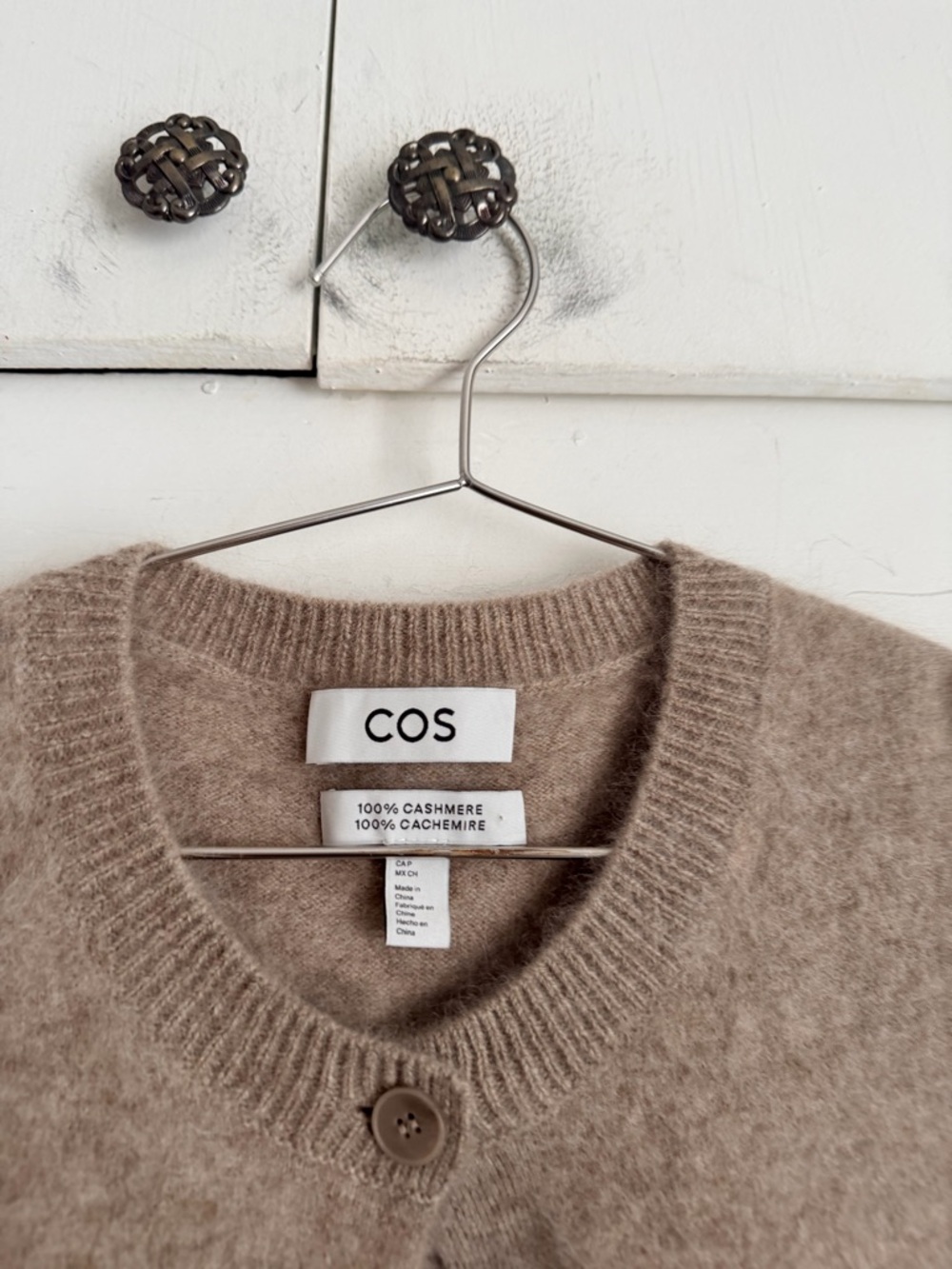 COS Brushed Cashmere Vest - Biege - Picture 2 of 7